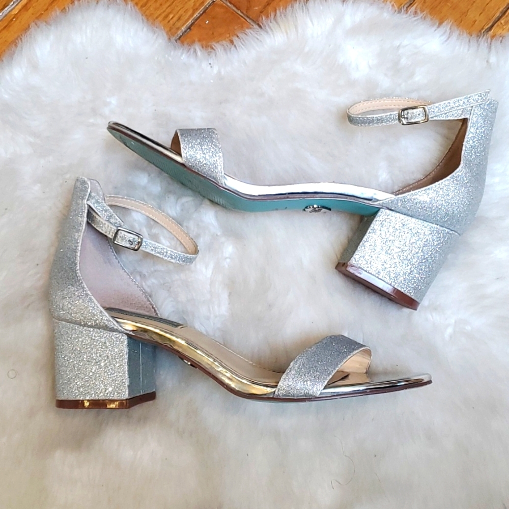 Betsy Johnson Miri Silver Glitter Shimmer Block Heel Evening Sandal Size… - Picture 4 of 7